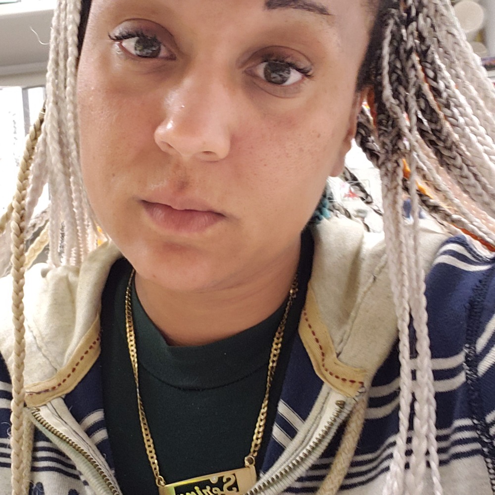 Meet your Posher, Serina